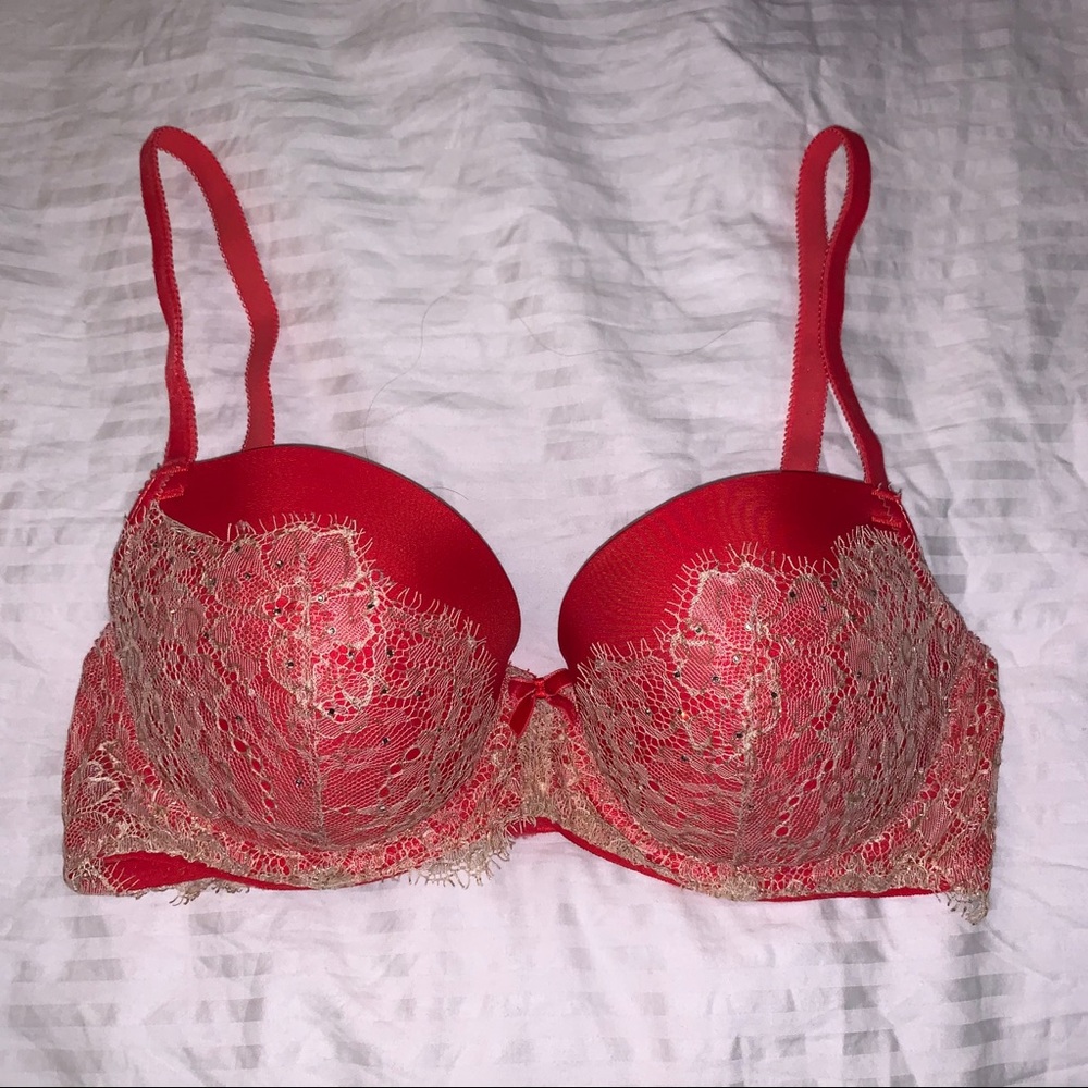 Victoria’s Secret bra 32D